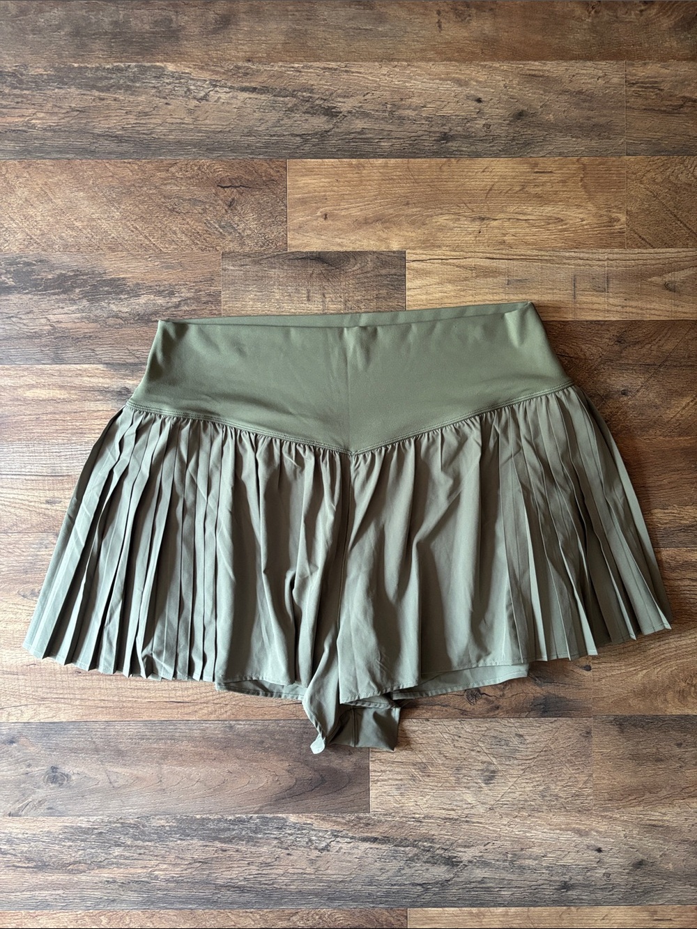 Offline by Aerie Green pleated flowy shorts size XXL new with tags